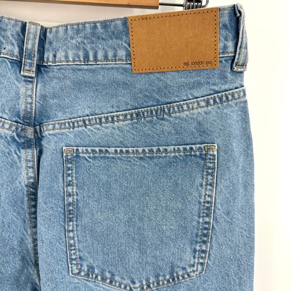 ASOS Design Loose Jean with Deep Turn Up Cuff in pale wash Size 30 - Picture 5 of 9